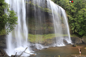 帕劳安德茂瀑布